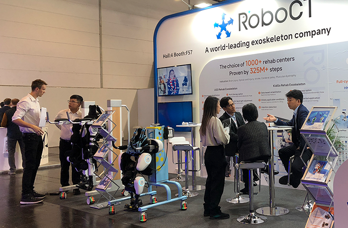 RoboCT's BCI Integrated Exoskeleton Debuted at MEDICA 2024 in Germany!